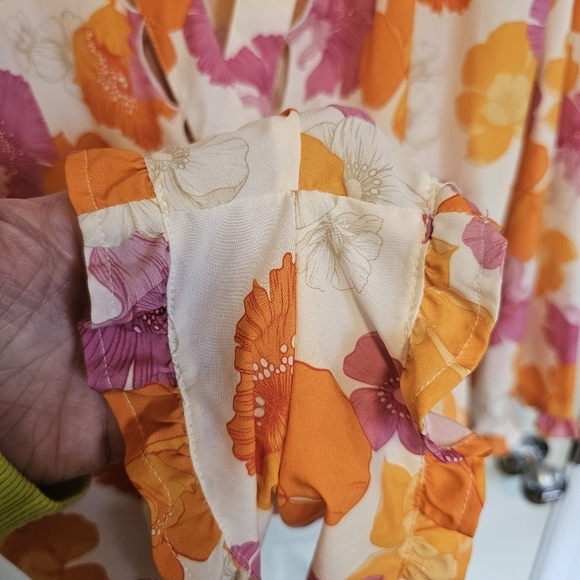 Agua Bendita × Revolve Larissa Cutout Floral Romper V-Neck Ruffle - Picture 6 of 8